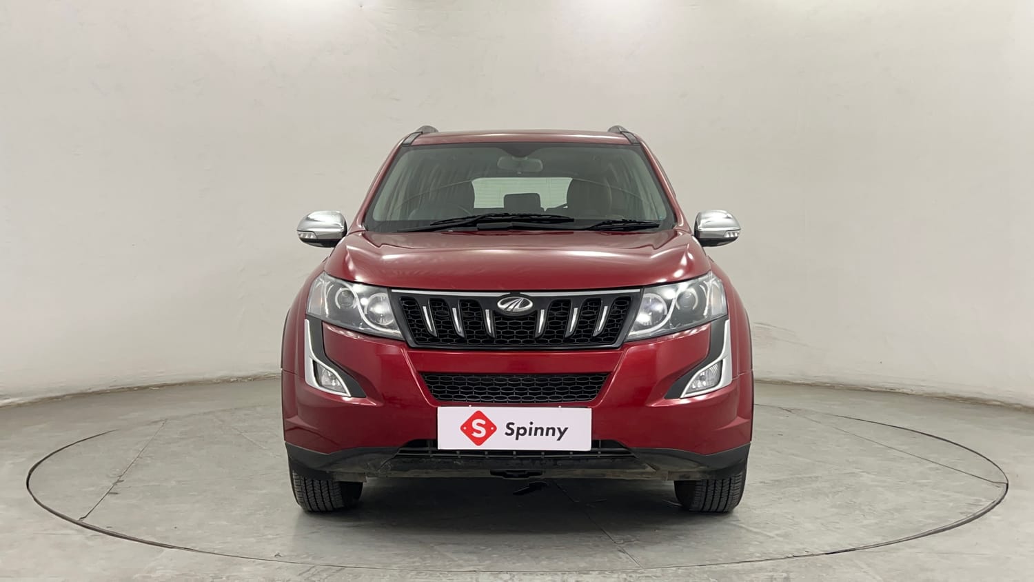 Used 2016 Mahindra XUV500 W8 Diesel Manual exterior FRONT VIEW