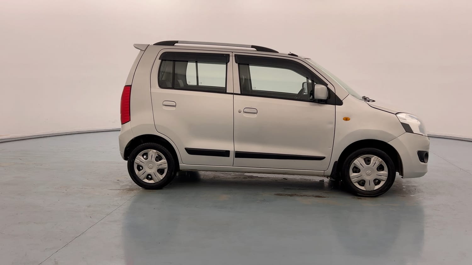 Used 2018 Maruti Suzuki Wagon R VXI Petrol Manual exterior RIGHT SIDE VIEW