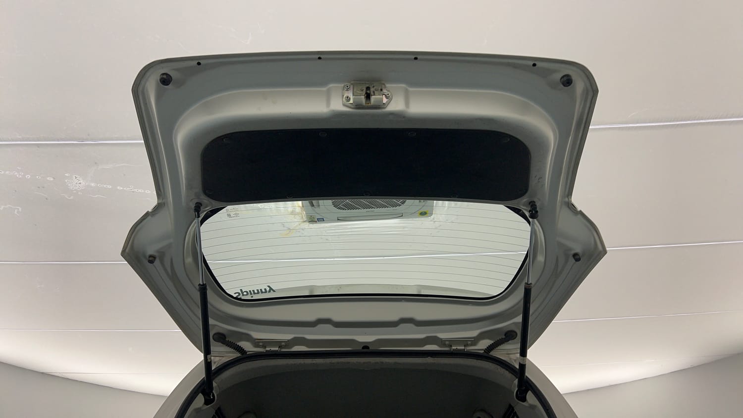 Used 2018 Maruti Suzuki Wagon R VXI Petrol Manual interior DICKY DOOR OPEN VIEW