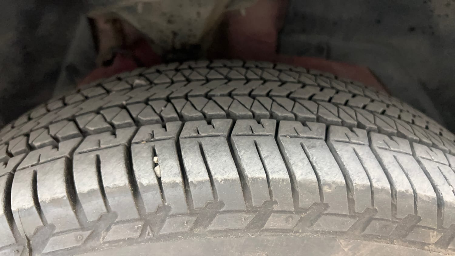 Used 2016 Mahindra XUV500 W8 Diesel Manual tyres RIGHT FRONT TYRE TREAD VIEW