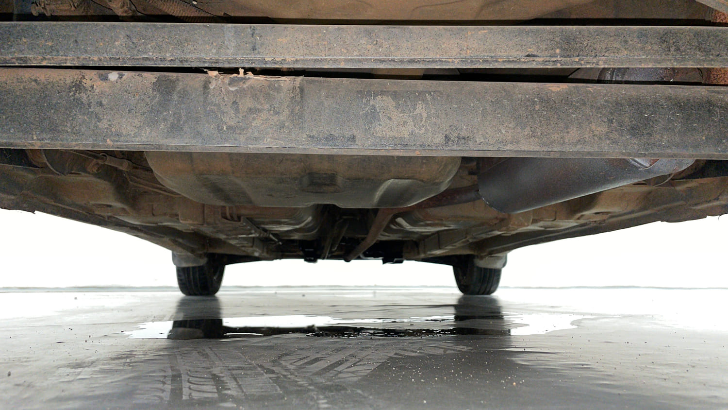 Used 2012 Hyundai Eon Sportz Petrol Manual extra REAR UNDERBODY VIEW (TAKEN FROM REAR)