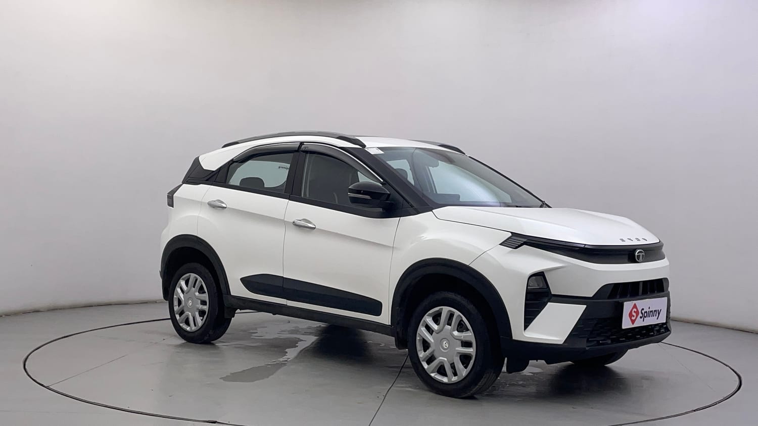 Used 2025 Tata Nexon Creative Plus (S) 1.2 Petrol 6MT Petrol Manual exterior RIGHT FRONT CORNER VIEW
