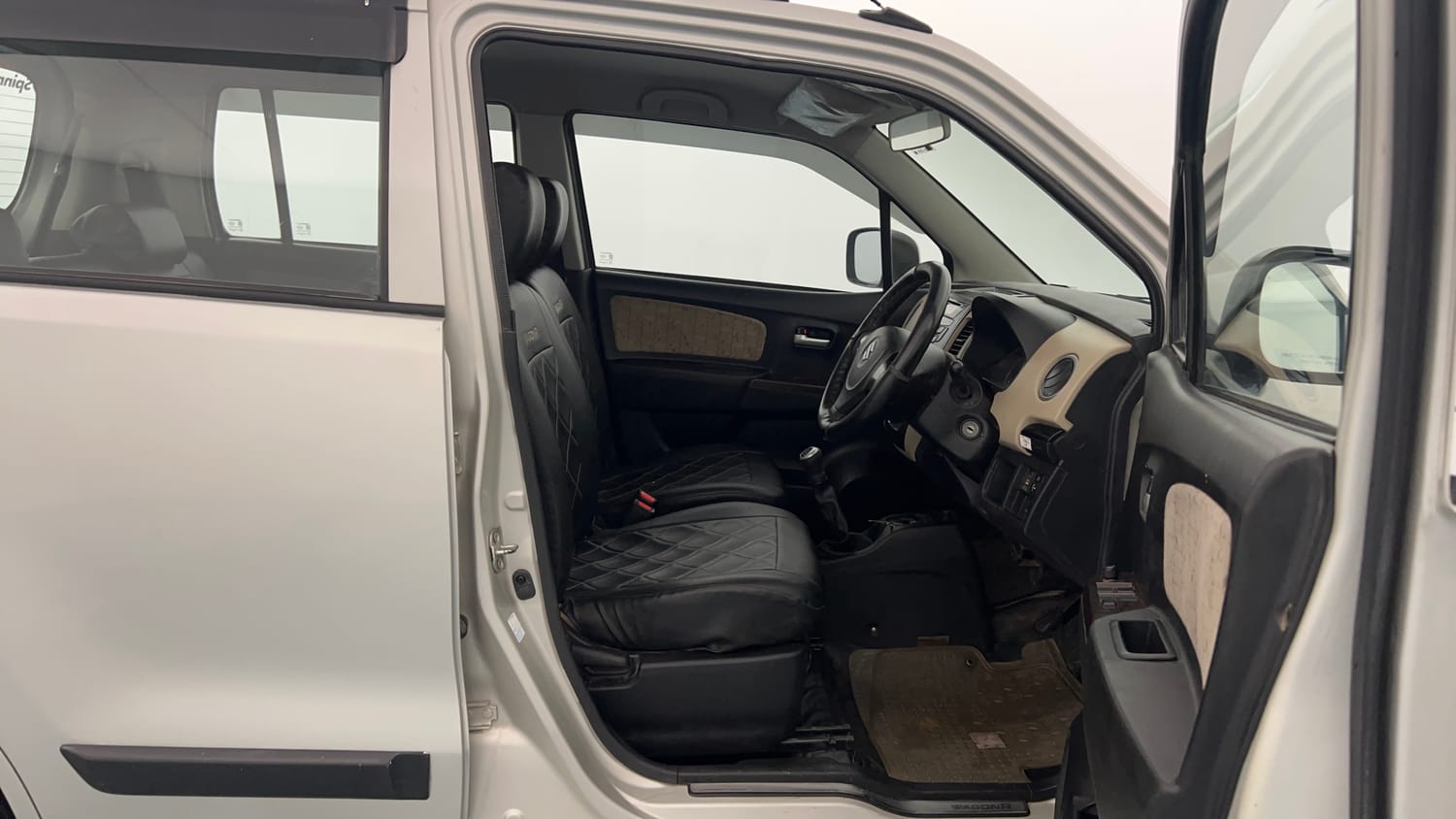 Used 2018 Maruti Suzuki Wagon R VXI Petrol Manual interior RIGHT SIDE FRONT DOOR CABIN VIEW