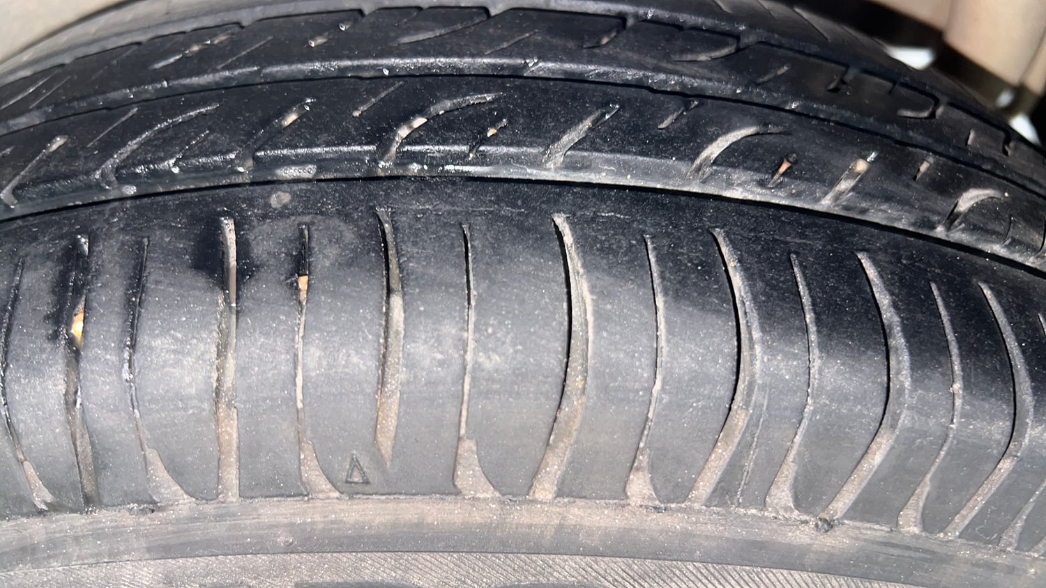 Used 2016 Maruti Suzuki Celerio ZXi AMT Petrol Automatic tyres LEFT REAR TYRE TREAD VIEW
