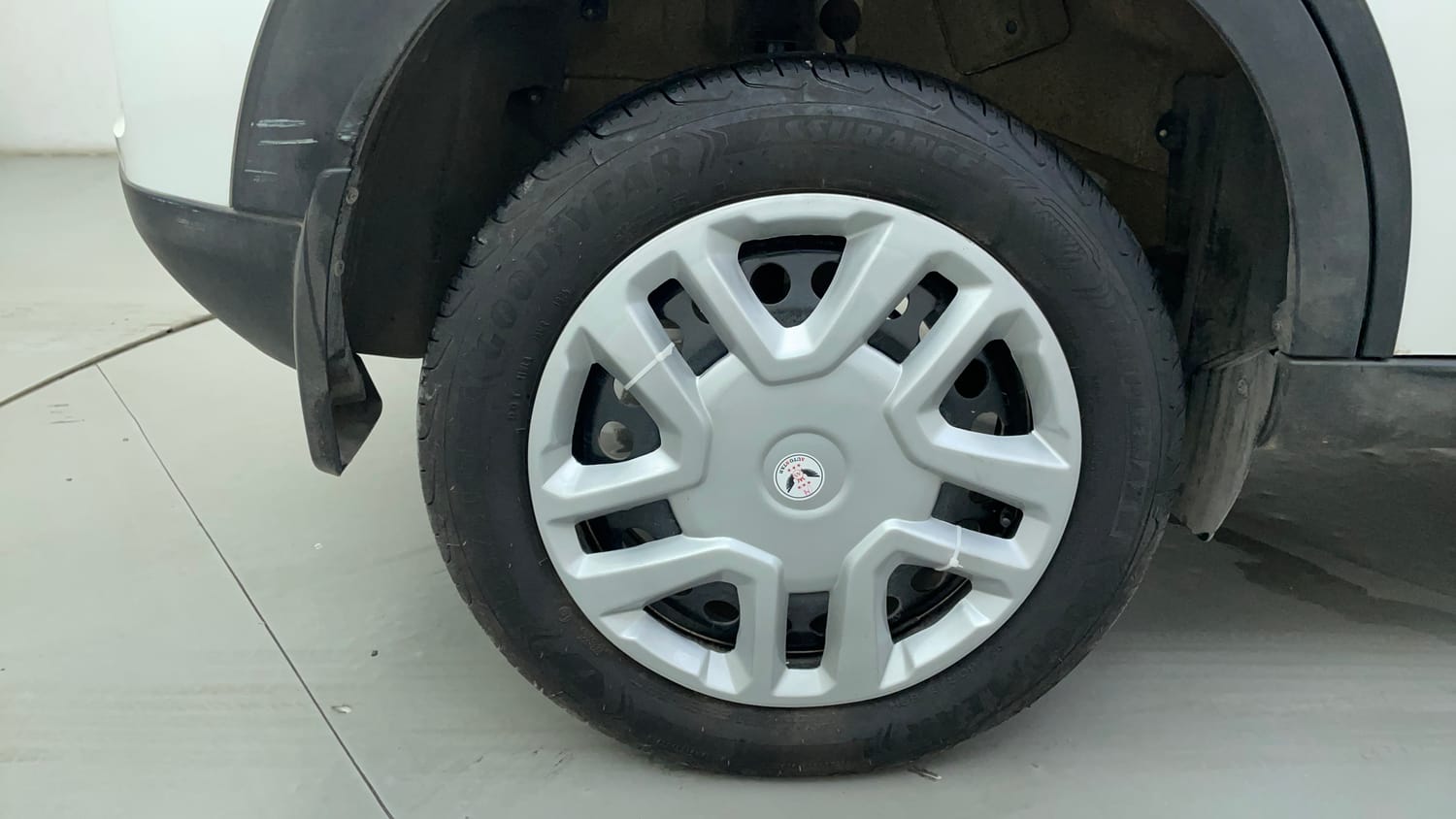 Used 2025 Tata Nexon Creative Plus (S) 1.2 Petrol 6MT Petrol Manual tyres RIGHT REAR TYRE RIM VIEW