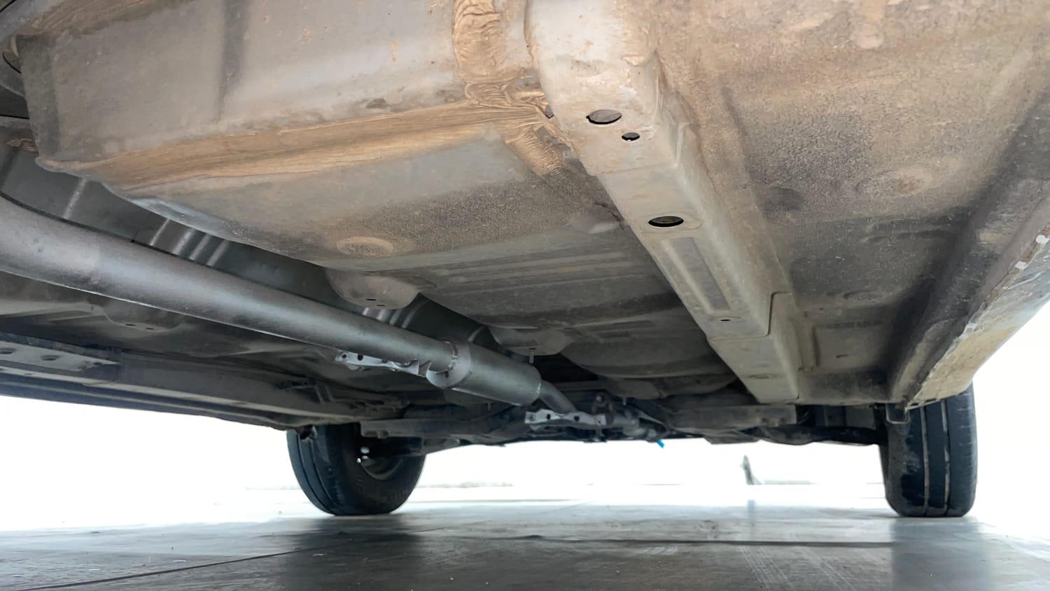 Used 2014 Hyundai i10 Magna 1.1 iRDE2 Petrol Manual extra REAR RIGHT UNDERBODY VIEW
