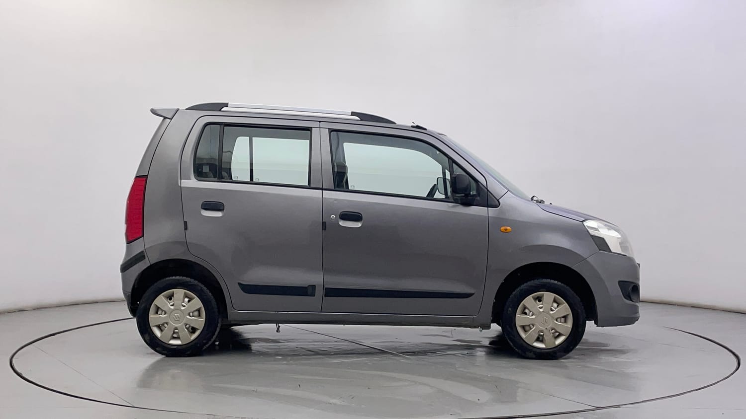 Used 2013 Maruti Suzuki Wagon R LXI Petrol Manual exterior RIGHT SIDE VIEW