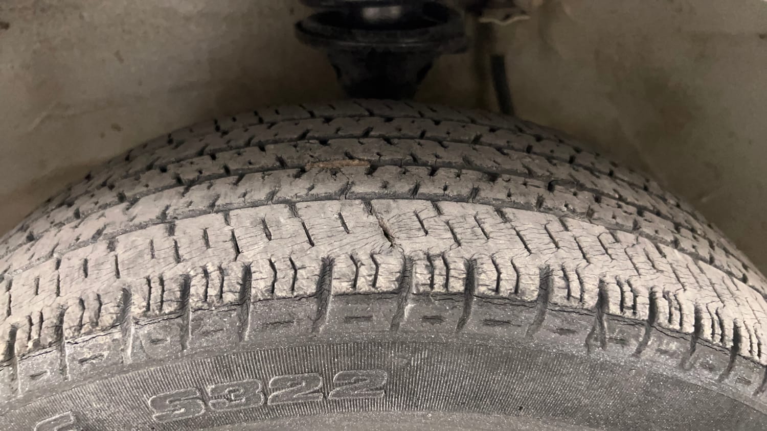 Used 2016 Maruti Suzuki Alto K10 VXi AMT Petrol Automatic tyres LEFT FRONT TYRE TREAD VIEW