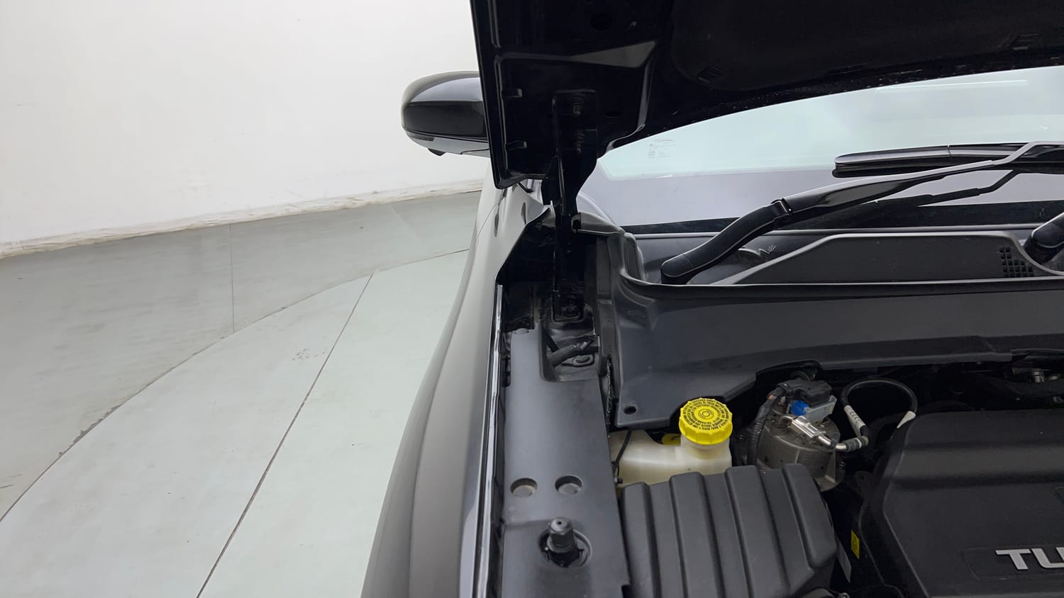 2024 Jeep Meridian Limited (O) 4x2 AT-32