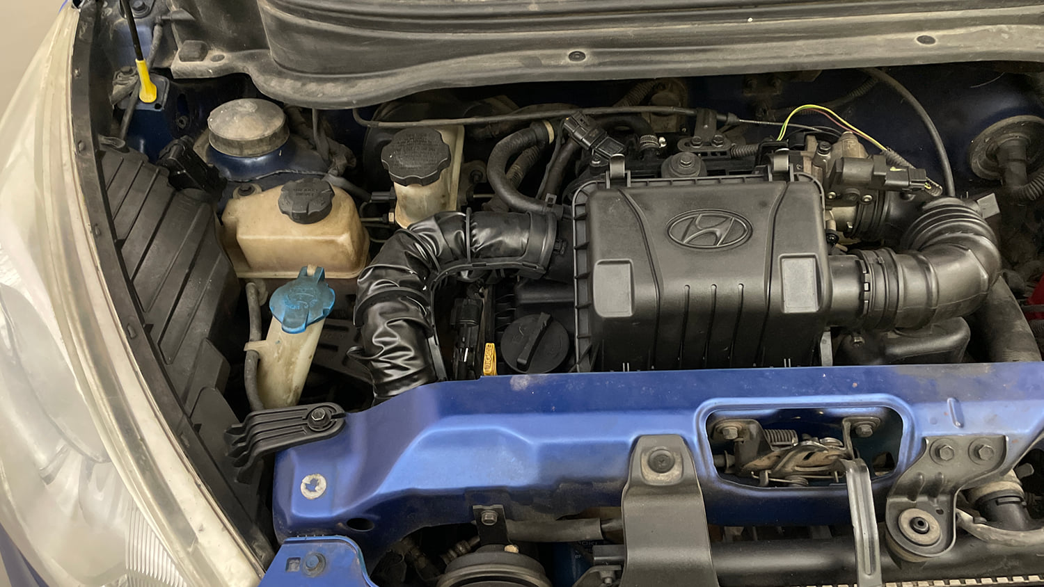 Used 2012 Hyundai Eon Sportz Petrol Manual engine ENGINE RIGHT SIDE VIEW