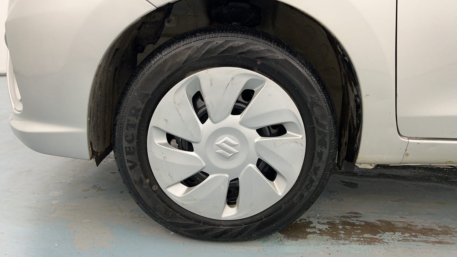 Used 2018 Maruti Suzuki Celerio ZXi AMT Petrol Automatic tyres LEFT FRONT TYRE RIM VIEW