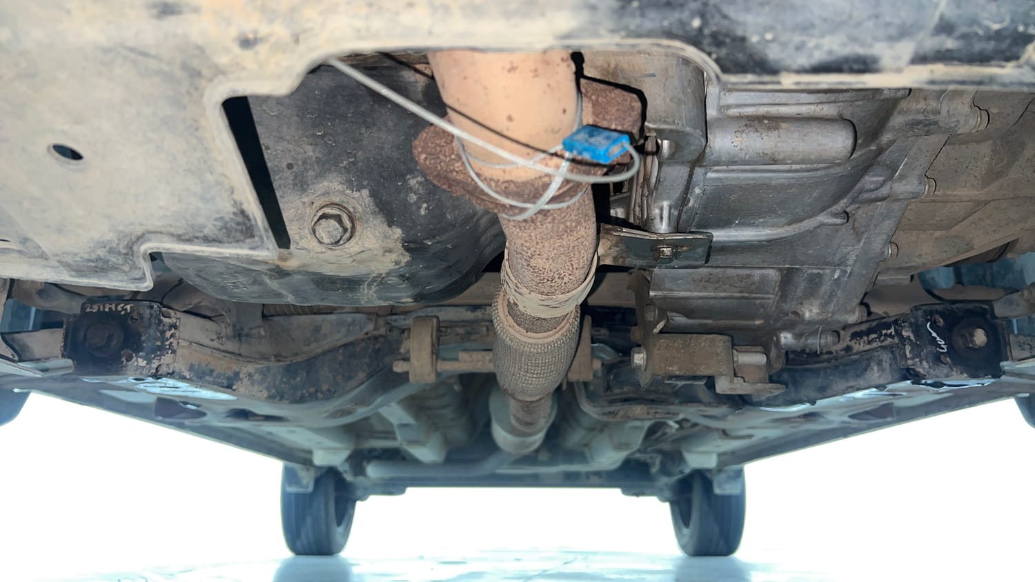Used 2023 Tata Nexon Pure S 1.2 Revotron Petrol 6MT Petrol Manual extra FRONT LEFT UNDERBODY VIEW