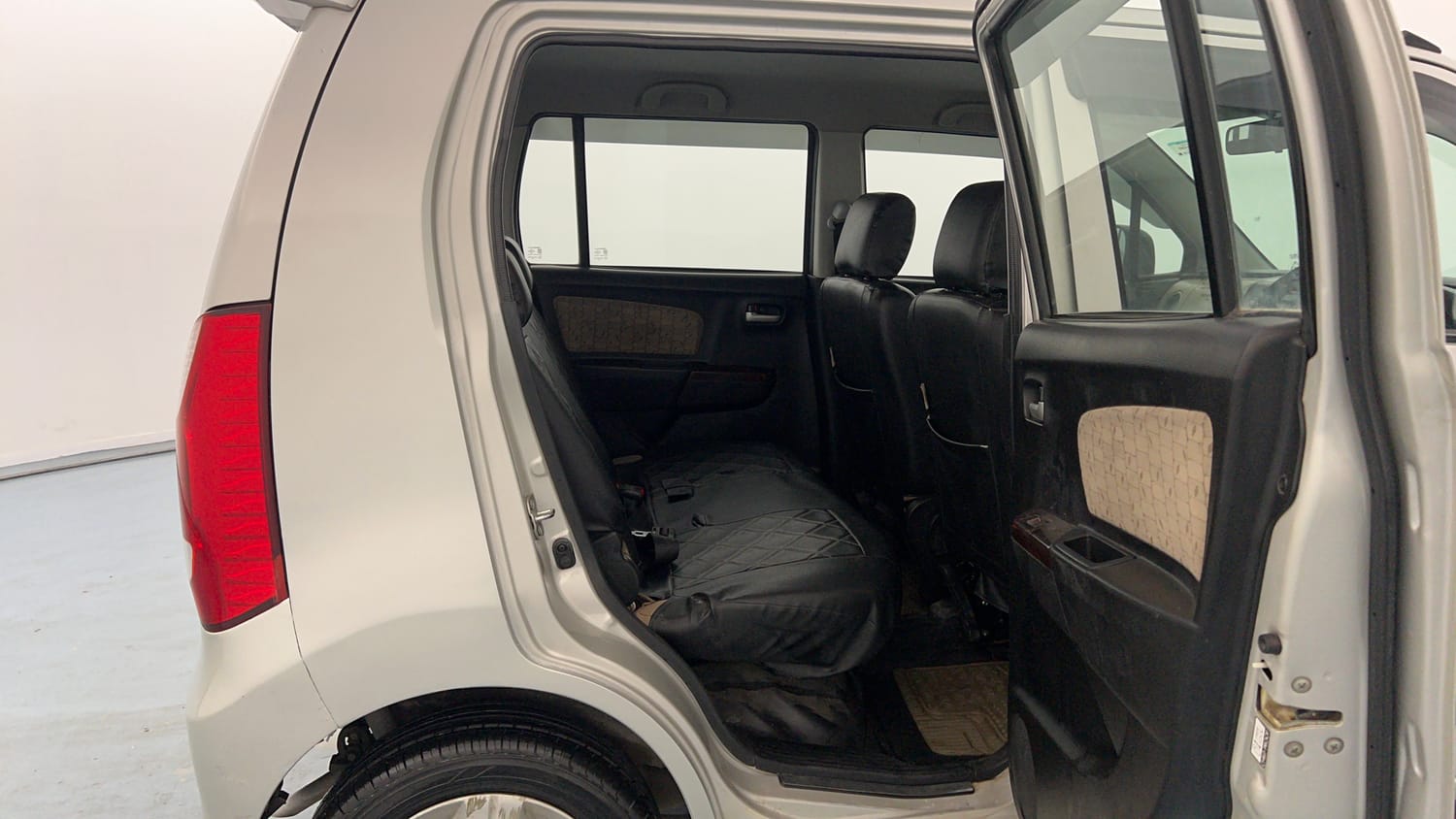 Used 2018 Maruti Suzuki Wagon R VXI Petrol Manual interior RIGHT SIDE REAR DOOR CABIN VIEW