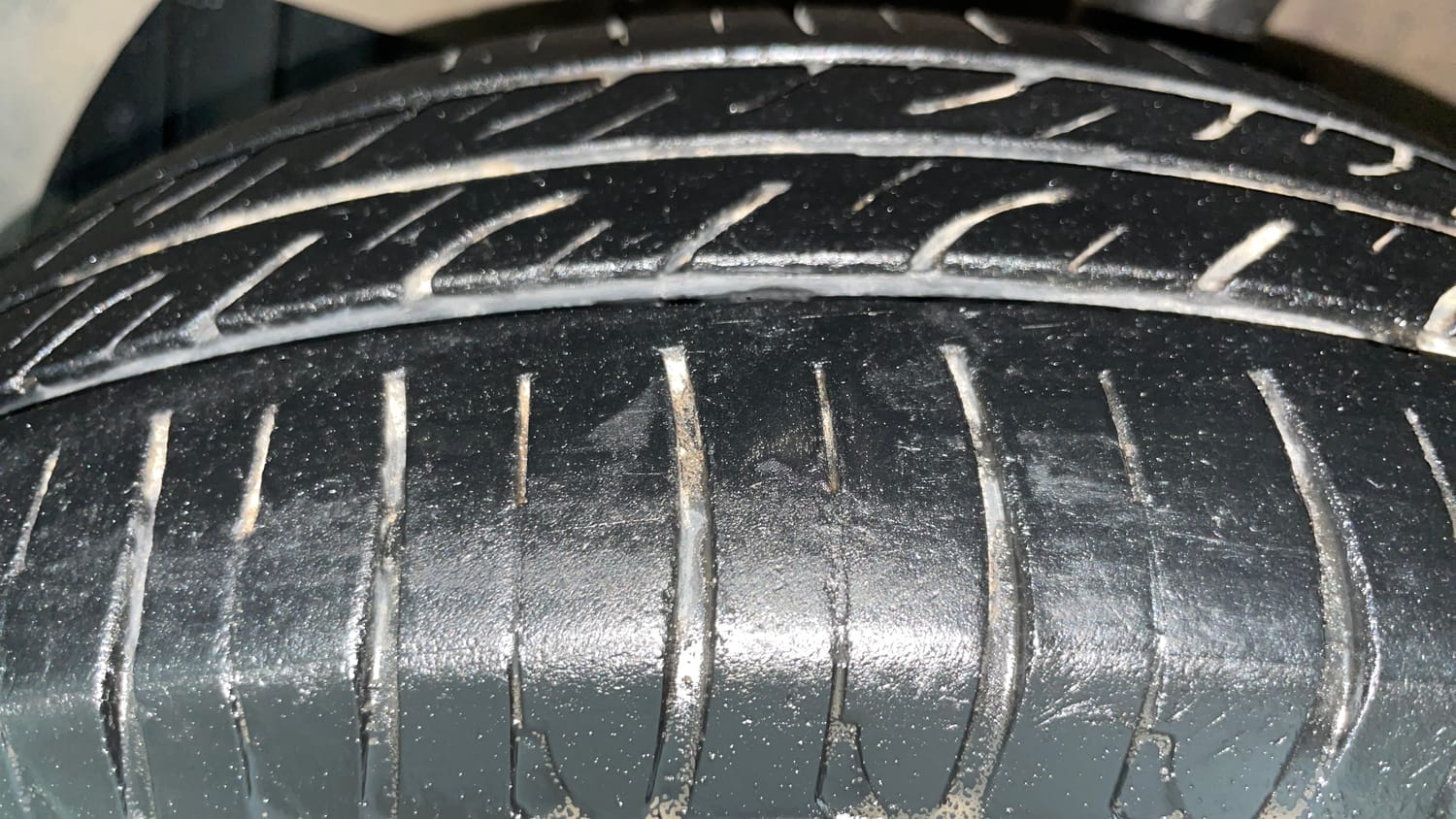 Used 2016 Hyundai Grand i10 Magna 1.2 Kappa VTVT Petrol Manual tyres LEFT FRONT TYRE TREAD VIEW