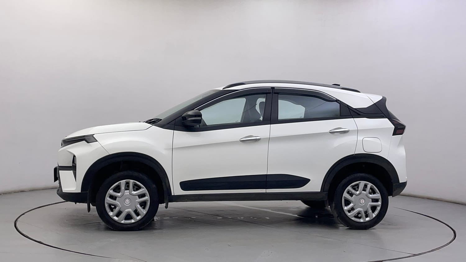 Used 2025 Tata Nexon Creative Plus (S) 1.2 Petrol 6MT Petrol Manual exterior LEFT SIDE VIEW