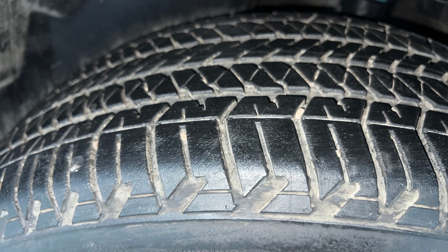 2024 Jeep Meridian Limited (O) 4x2 AT-40