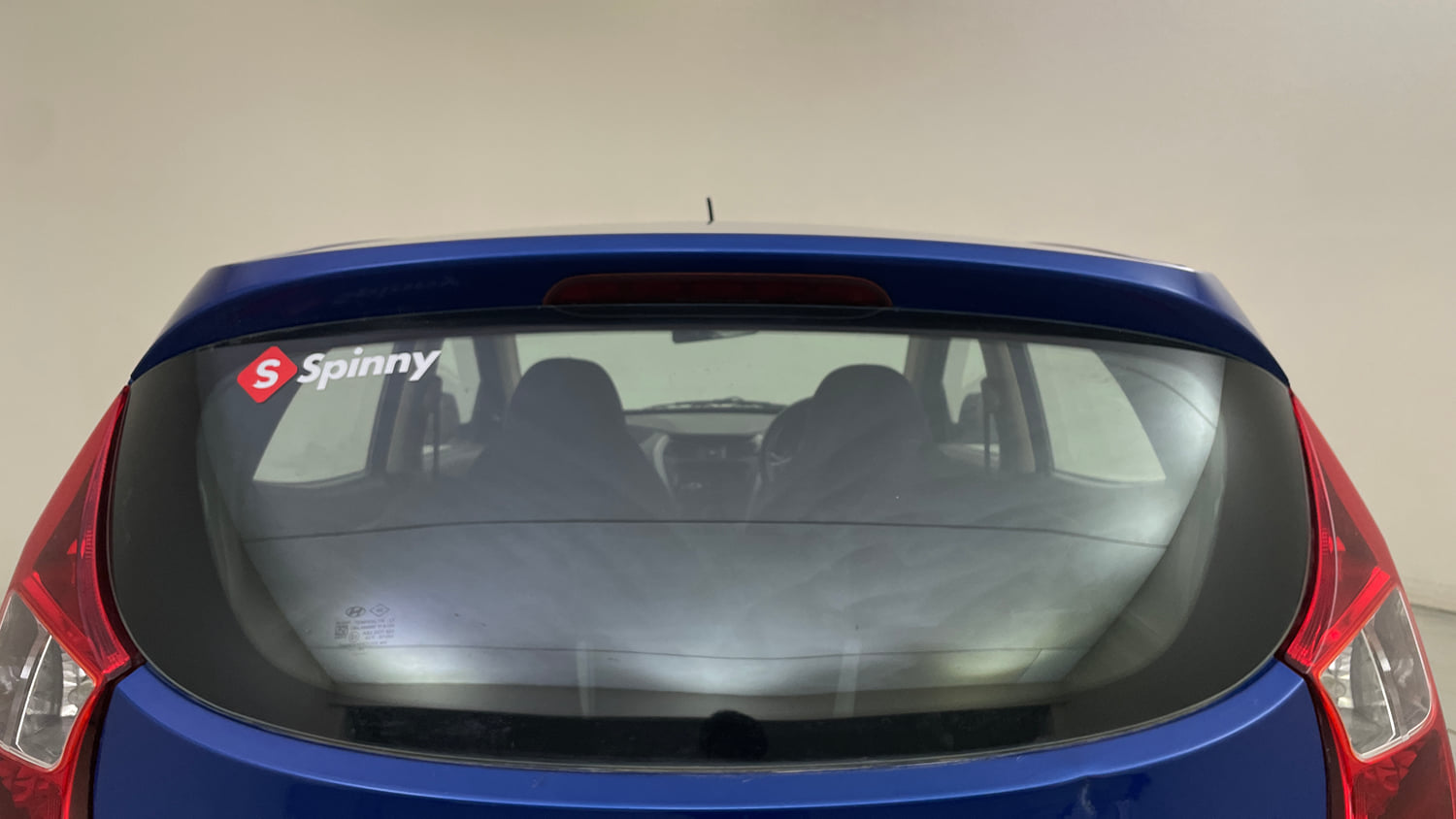 Used 2012 Hyundai Eon Sportz Petrol Manual exterior BACK WINDSHIELD VIEW