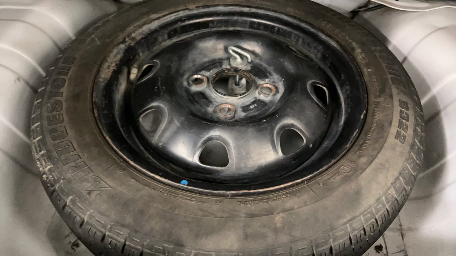 Used 2016 Maruti Suzuki Alto K10 VXi AMT Petrol Automatic tyres SPARE TYRE VIEW