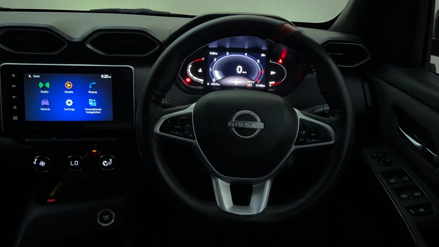 Used 2025 Nissan Magnite N-Connecta B4D 1.0 Petrol AMT Dual Tone Petrol Automatic interior STEERING VIEW