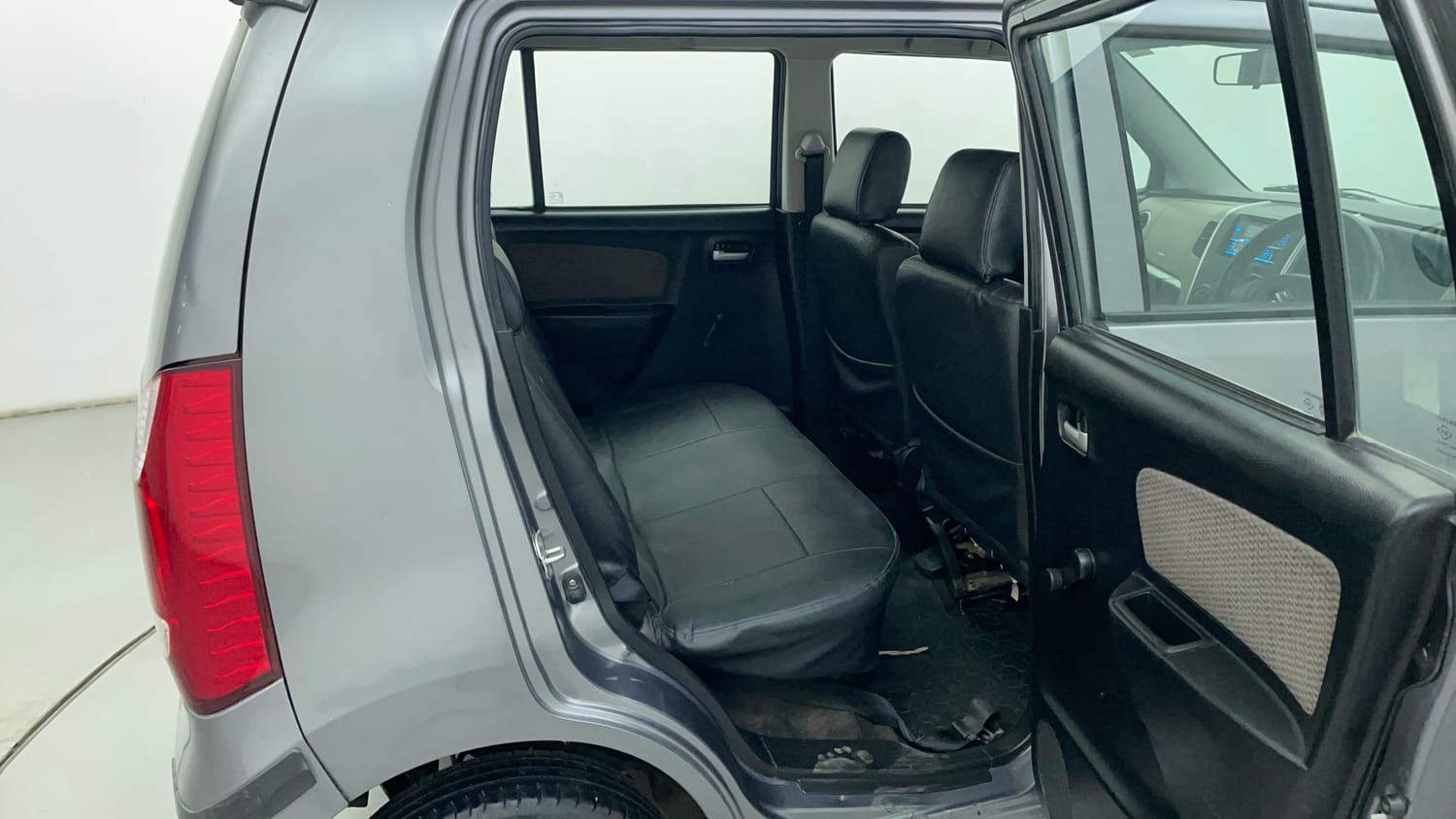 Used 2013 Maruti Suzuki Wagon R LXI Petrol Manual interior RIGHT SIDE REAR DOOR CABIN VIEW