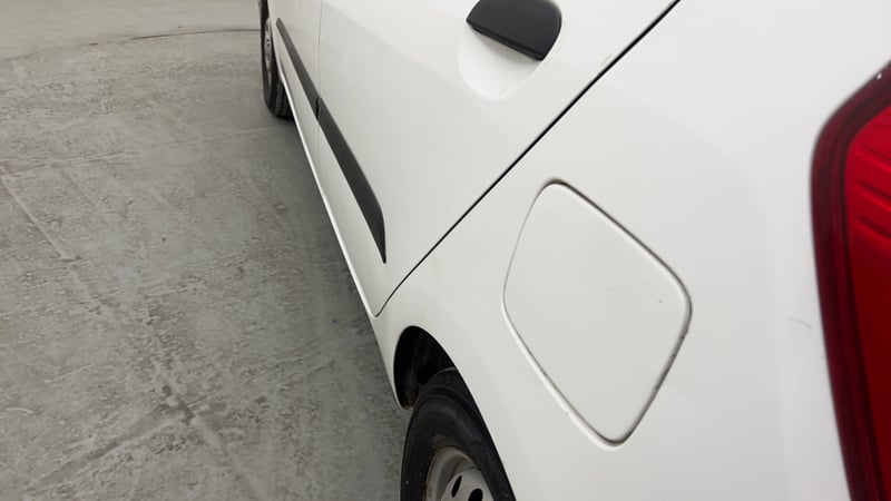 Used 2013 Hyundai i10 Era 1.1 iRDE2 Petrol Manual dents MINOR SCRATCH