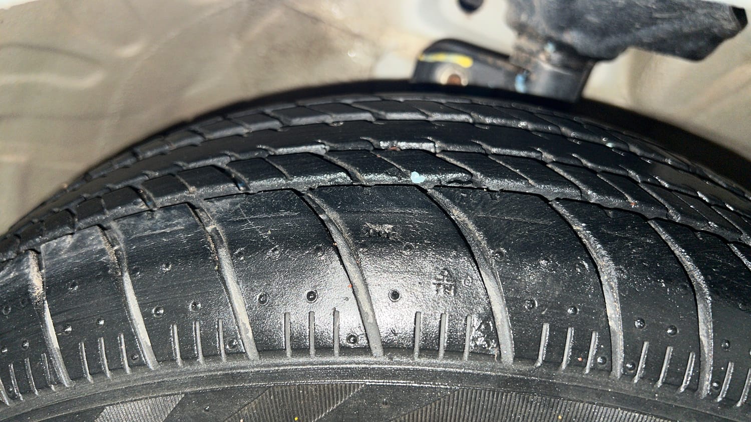 Used 2018 Maruti Suzuki Celerio ZXi AMT Petrol Automatic tyres RIGHT FRONT TYRE TREAD VIEW