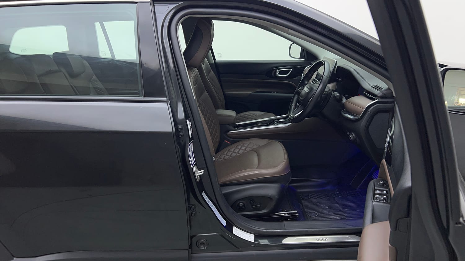 2024 Jeep Meridian Limited (O) 4x2 AT-17