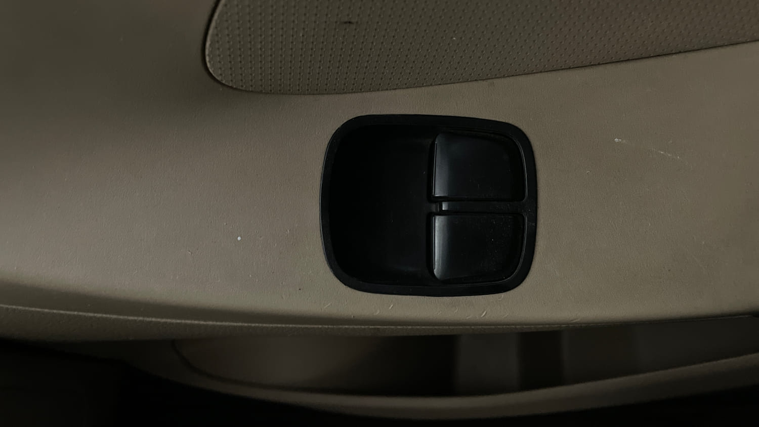 Used 2012 Hyundai Eon Sportz Petrol Manual top_features Power windows