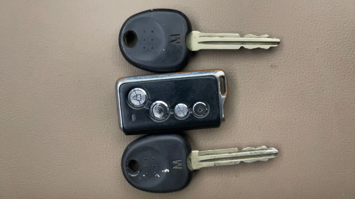 Used 2014 Hyundai i10 Magna 1.1 iRDE2 Petrol Manual extra CAR KEY VIEW