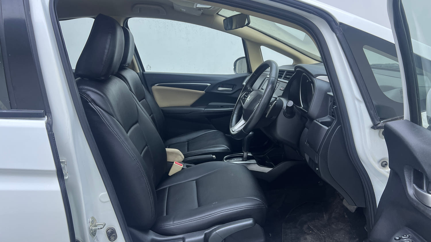 Used 2019 Honda Jazz VX CVT Petrol Petrol Automatic interior RIGHT SIDE FRONT DOOR CABIN VIEW