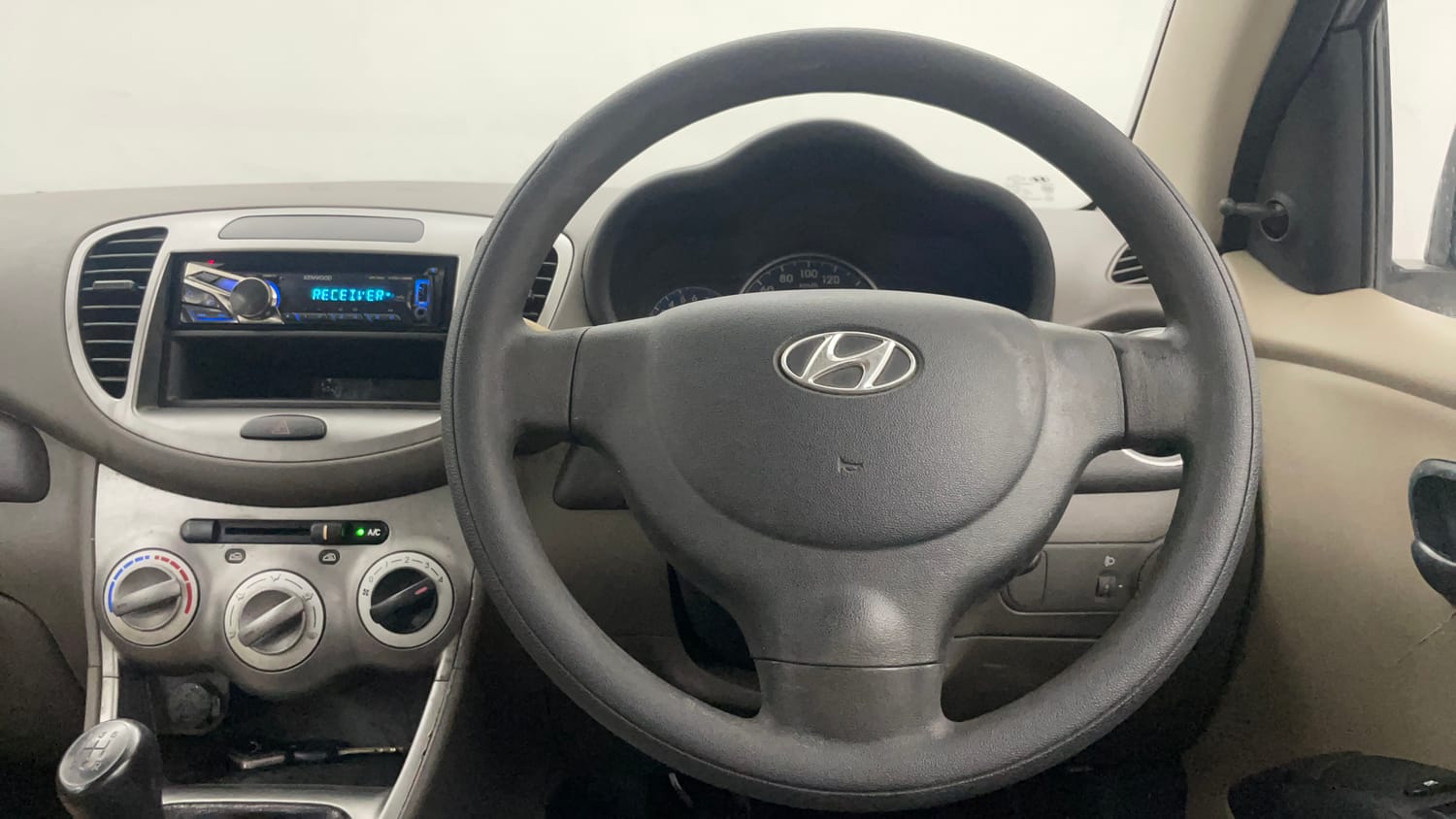 Used 2014 Hyundai i10 Magna 1.1 iRDE2 Petrol Manual interior STEERING VIEW