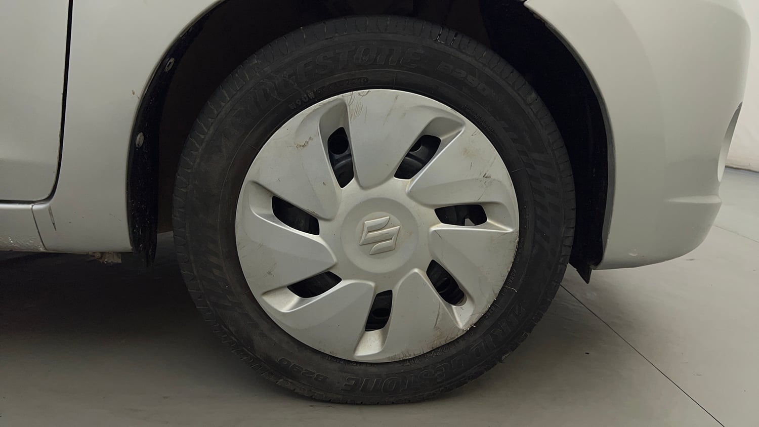 Used 2016 Maruti Suzuki Celerio ZXi AMT Petrol Automatic tyres RIGHT FRONT TYRE RIM VIEW