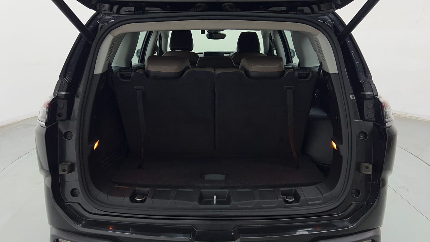 2024 Jeep Meridian Limited (O) 4x2 AT-26