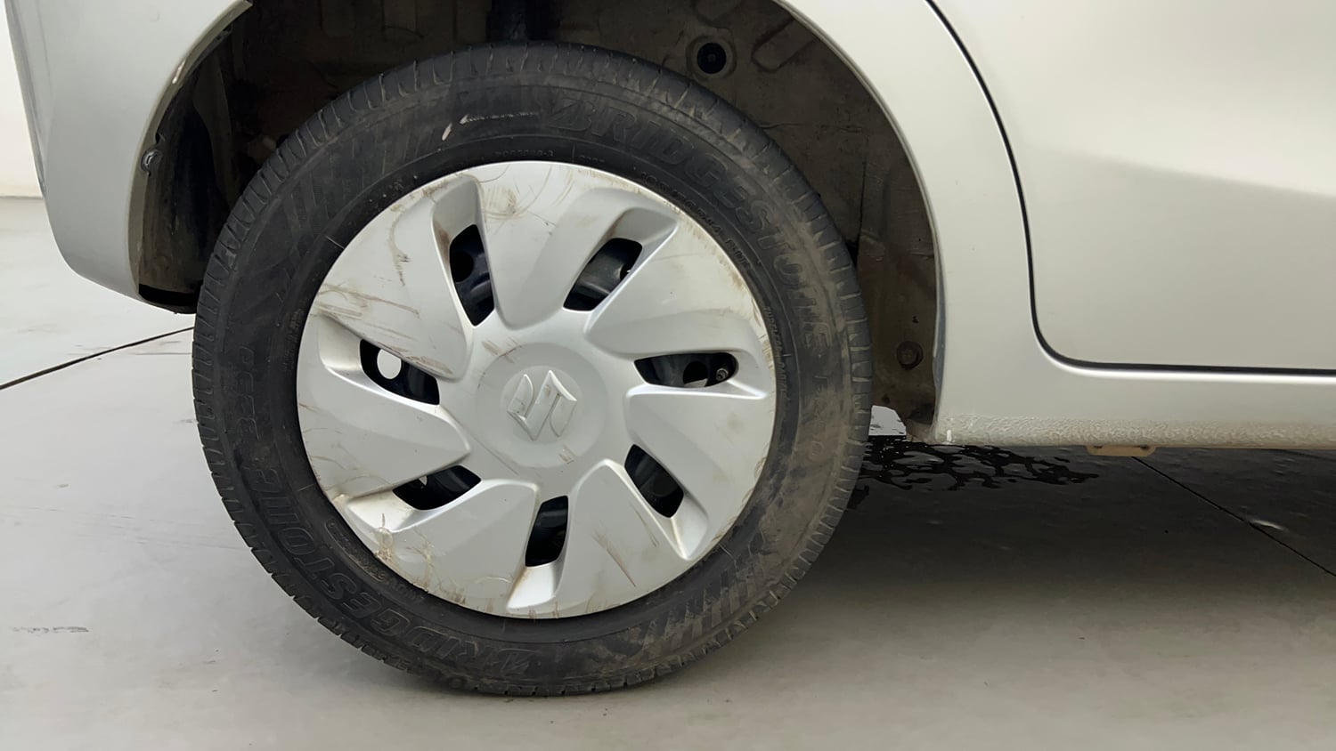 Used 2016 Maruti Suzuki Celerio ZXi AMT Petrol Automatic tyres RIGHT REAR TYRE RIM VIEW