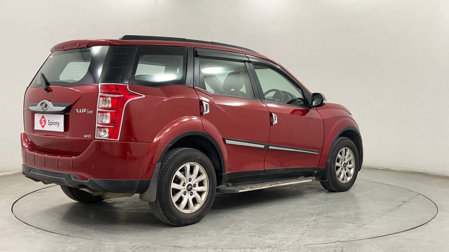 Used 2016 Mahindra XUV500 W8 Diesel Manual exterior RIGHT REAR CORNER VIEW