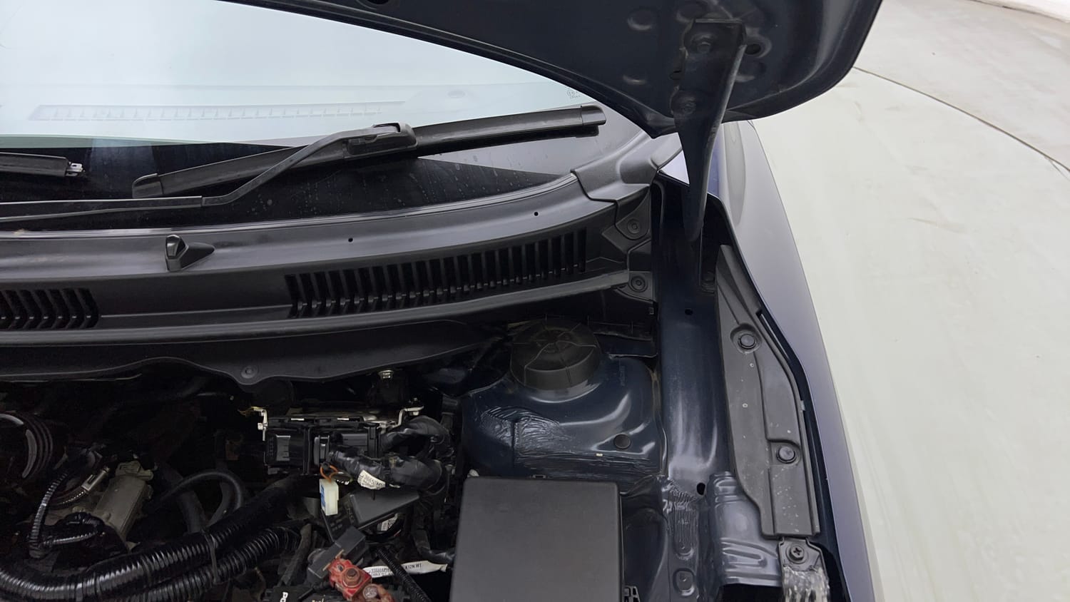 2023 Maruti Suzuki Baleno Zeta MT Petrol+CNG (Outside Fitted)-30
