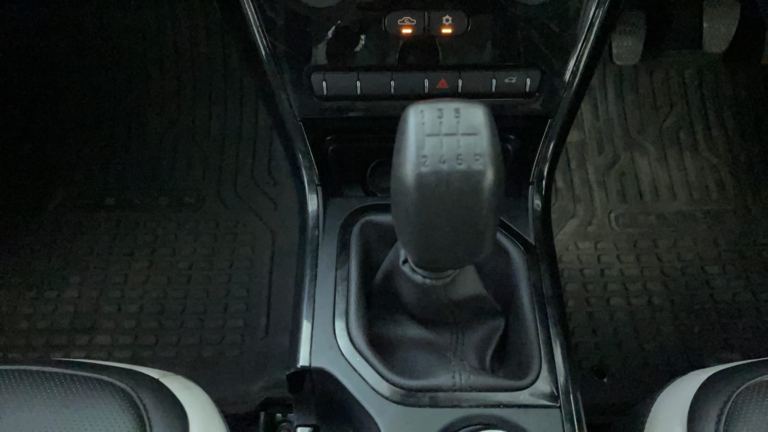 Used 2025 Tata Nexon Creative Plus (S) 1.2 Petrol 6MT Petrol Manual interior GEAR  KNOB VIEW