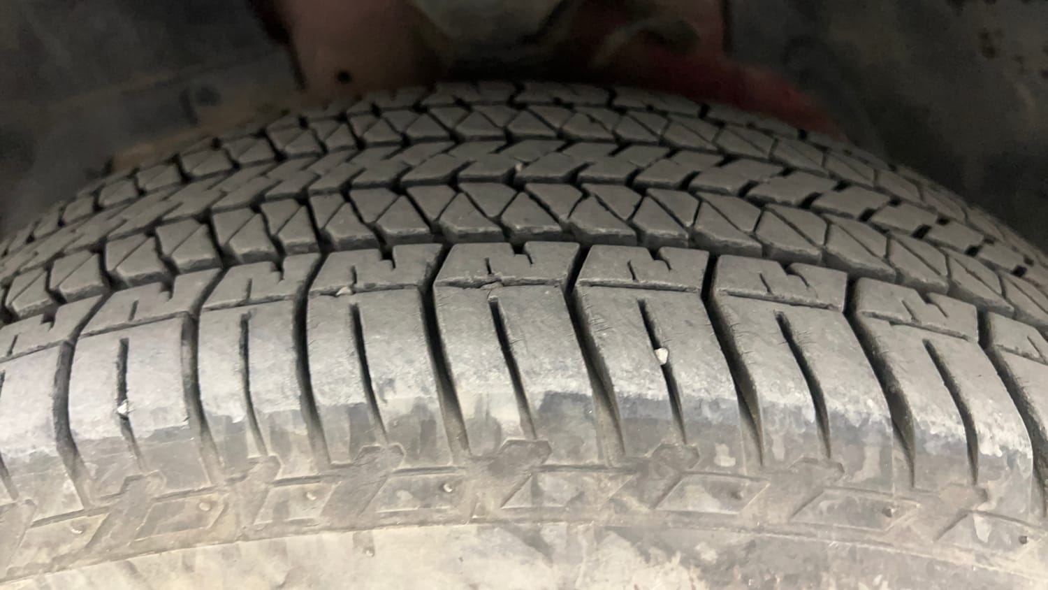 Used 2016 Mahindra XUV500 W8 Diesel Manual tyres LEFT FRONT TYRE TREAD VIEW