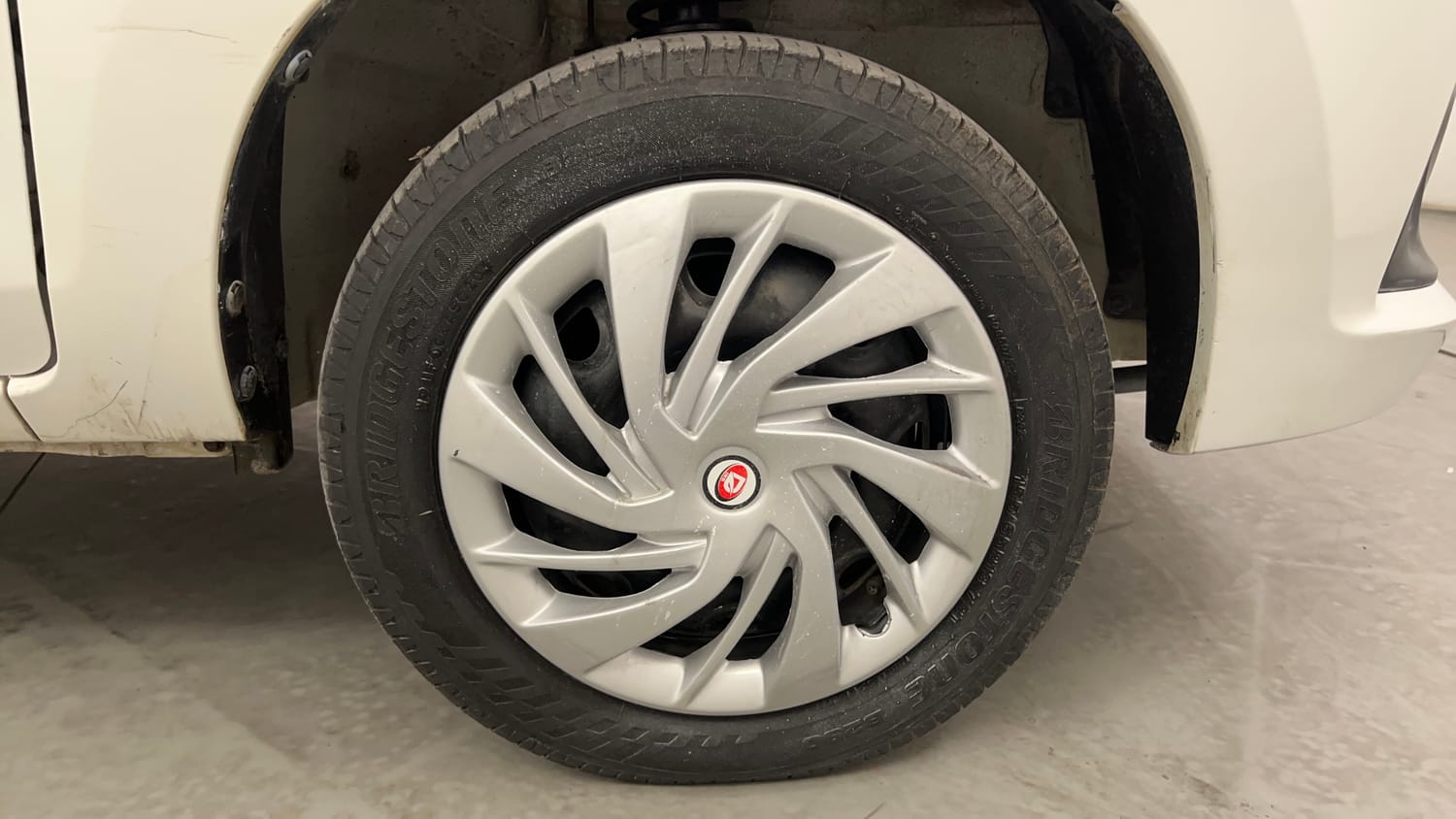 Used 2016 Maruti Suzuki Alto K10 VXi AMT Petrol Automatic tyres RIGHT FRONT TYRE RIM VIEW