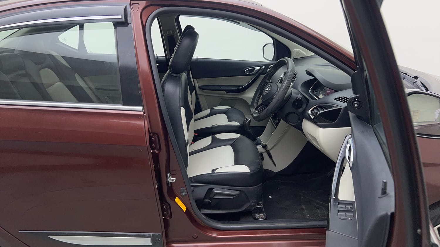 2022 Tata Tigor XZ Plus CNG-17