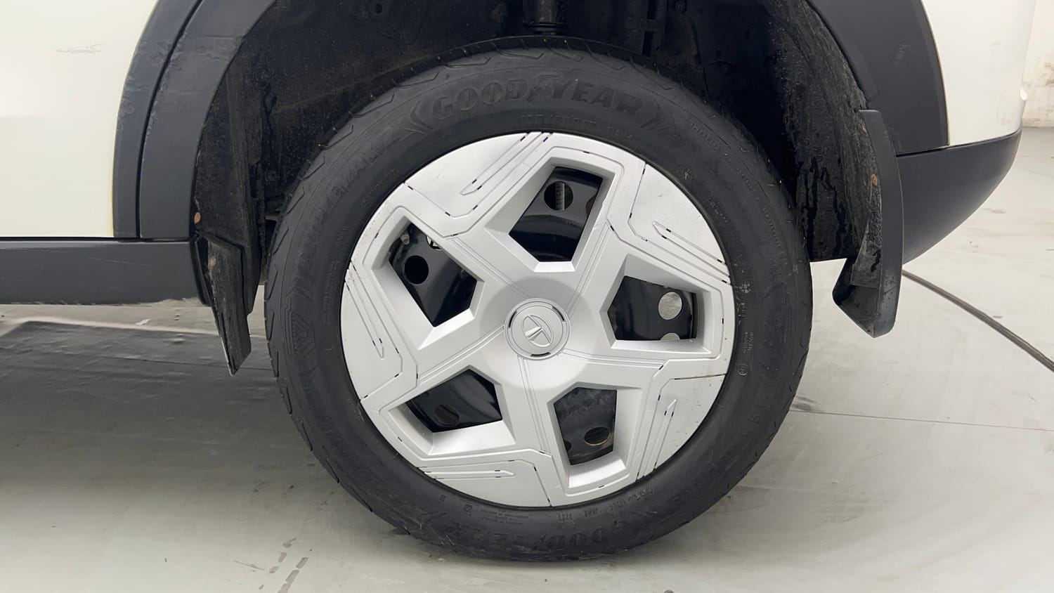 Used 2023 Tata Nexon Pure S 1.2 Revotron Petrol 6MT Petrol Manual tyres LEFT REAR TYRE RIM VIEW