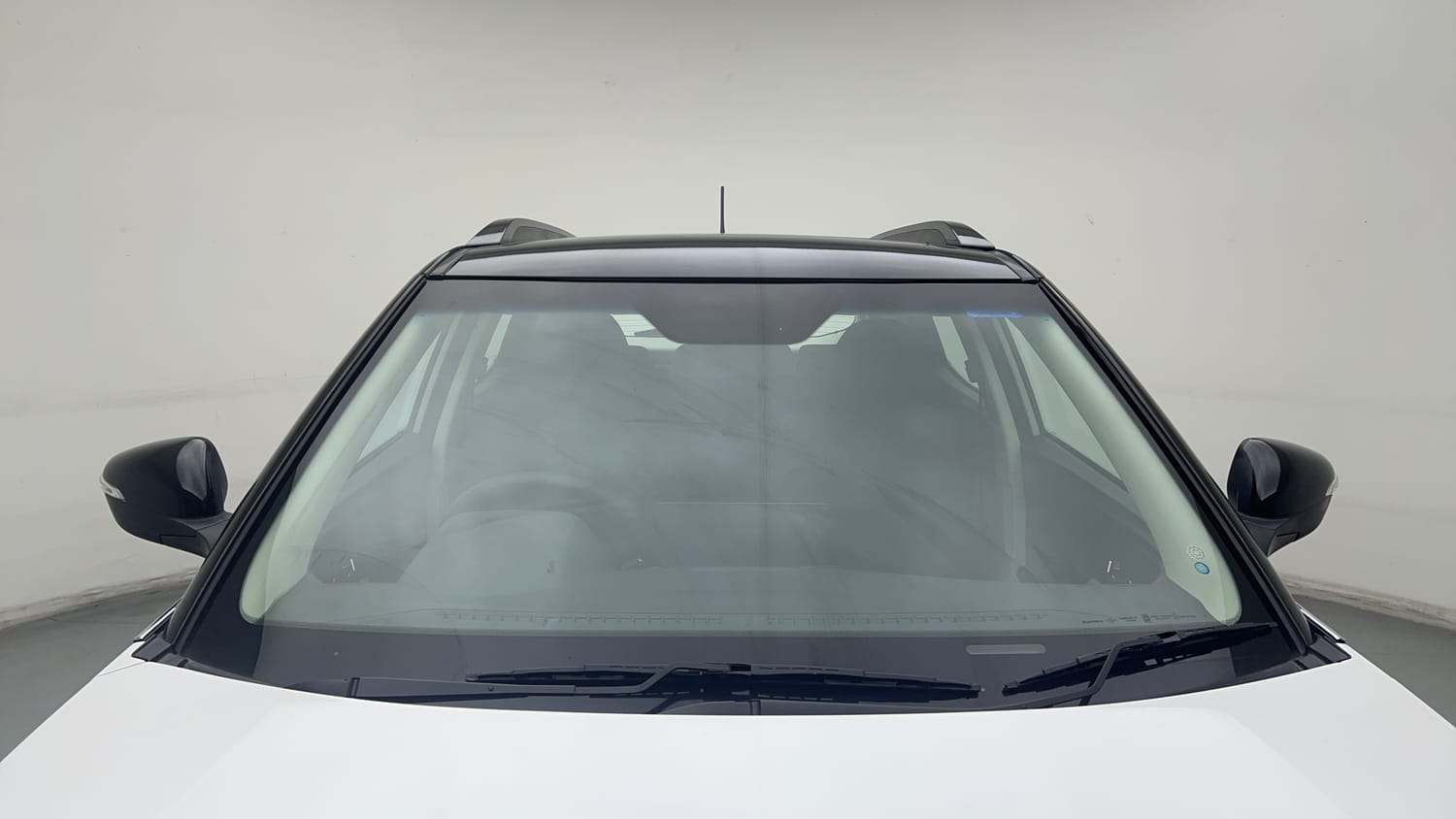 Used 2024 Mahindra XUV 3XO AX5 1.2 Petrol AT Petrol Automatic exterior FRONT WINDSHIELD VIEW