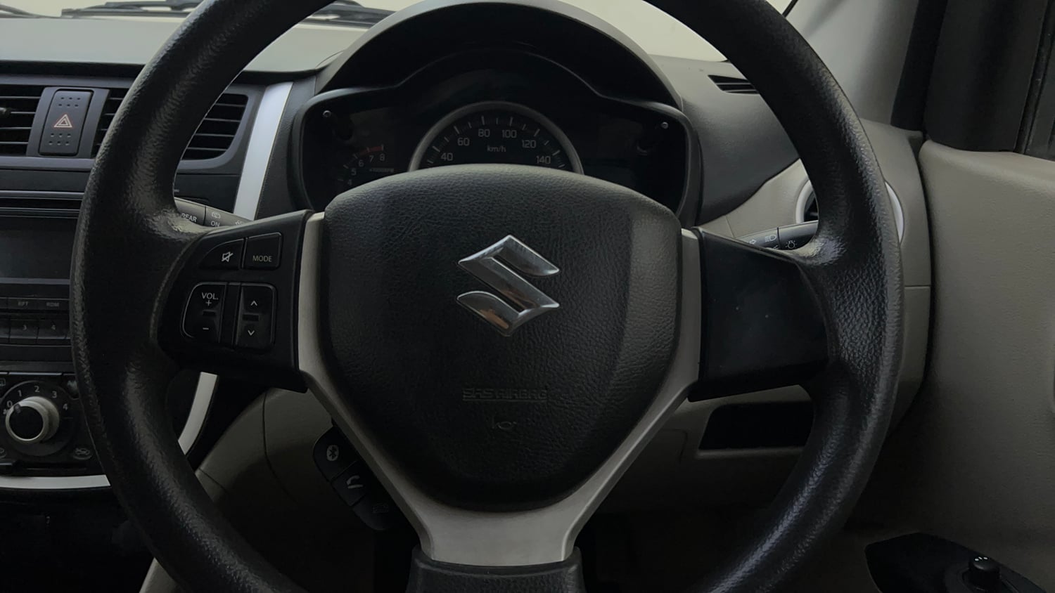 Used 2016 Maruti Suzuki Celerio ZXi AMT Petrol Automatic top_features Airbags