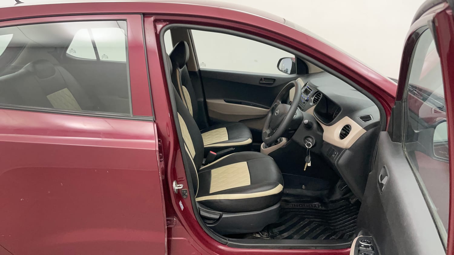 Used 2016 Hyundai Grand i10 Magna 1.2 Kappa VTVT Petrol Manual interior RIGHT SIDE FRONT DOOR CABIN VIEW