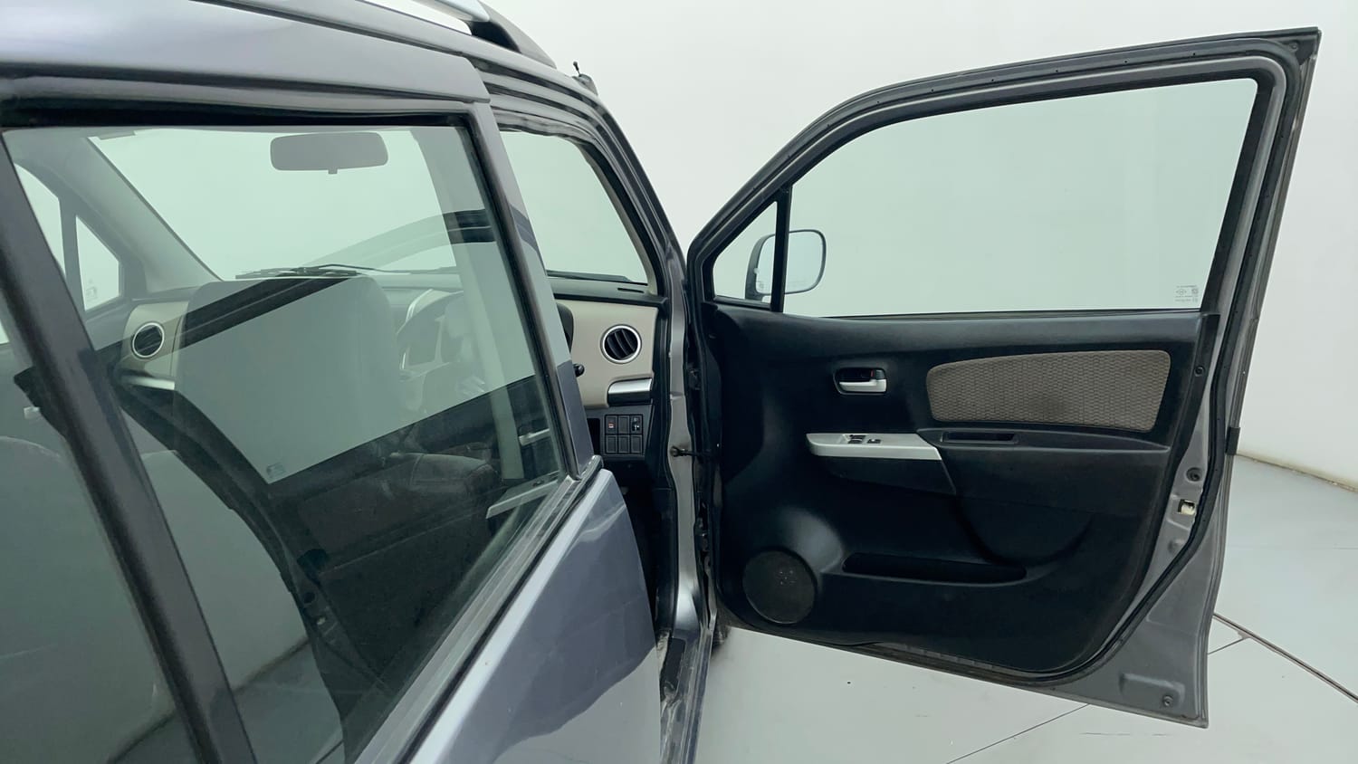 Used 2013 Maruti Suzuki Wagon R LXI Petrol Manual interior RIGHT FRONT DOOR OPEN VIEW