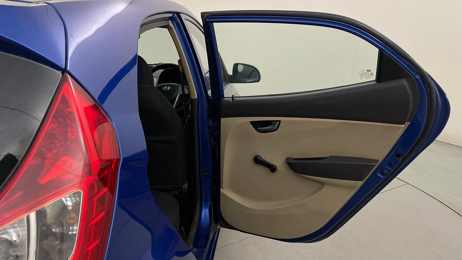 Used 2012 Hyundai Eon Sportz Petrol Manual interior RIGHT REAR DOOR OPEN VIEW