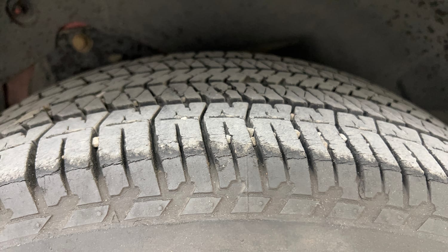Used 2016 Mahindra XUV500 W8 Diesel Manual tyres RIGHT REAR TYRE TREAD VIEW
