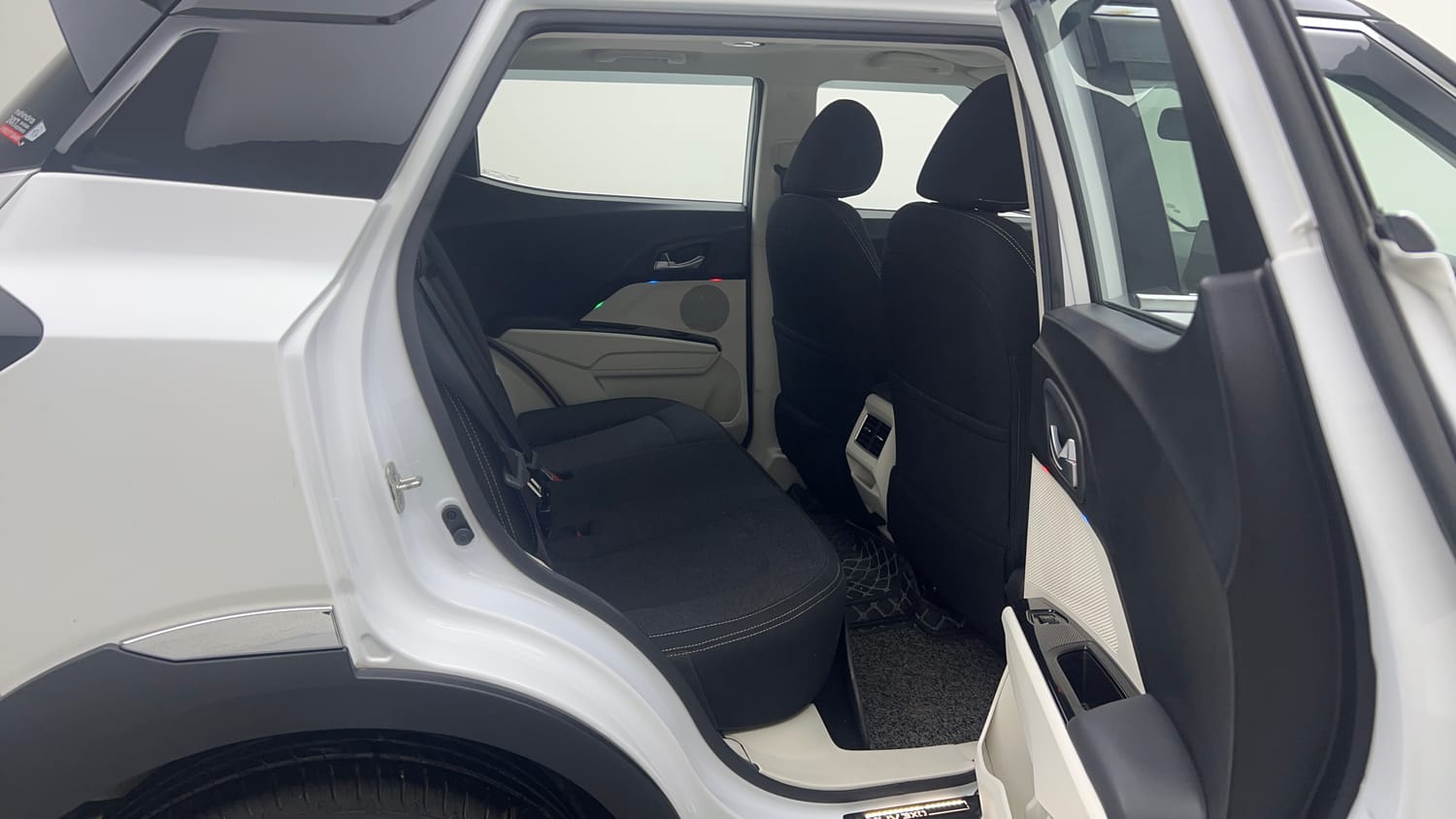 Used 2024 Mahindra XUV 3XO AX5 1.2 Petrol AT Petrol Automatic interior RIGHT SIDE REAR DOOR CABIN VIEW