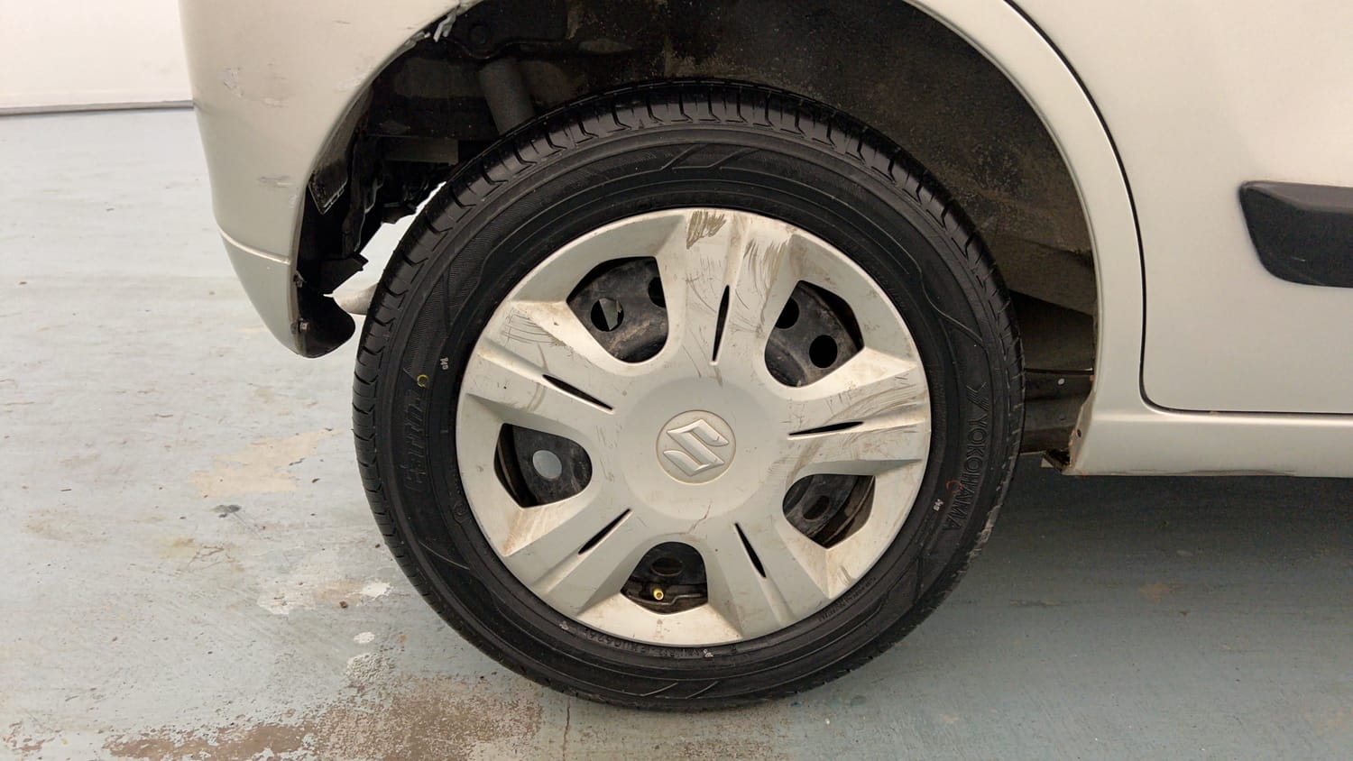 Used 2018 Maruti Suzuki Wagon R VXI Petrol Manual tyres RIGHT REAR TYRE RIM VIEW