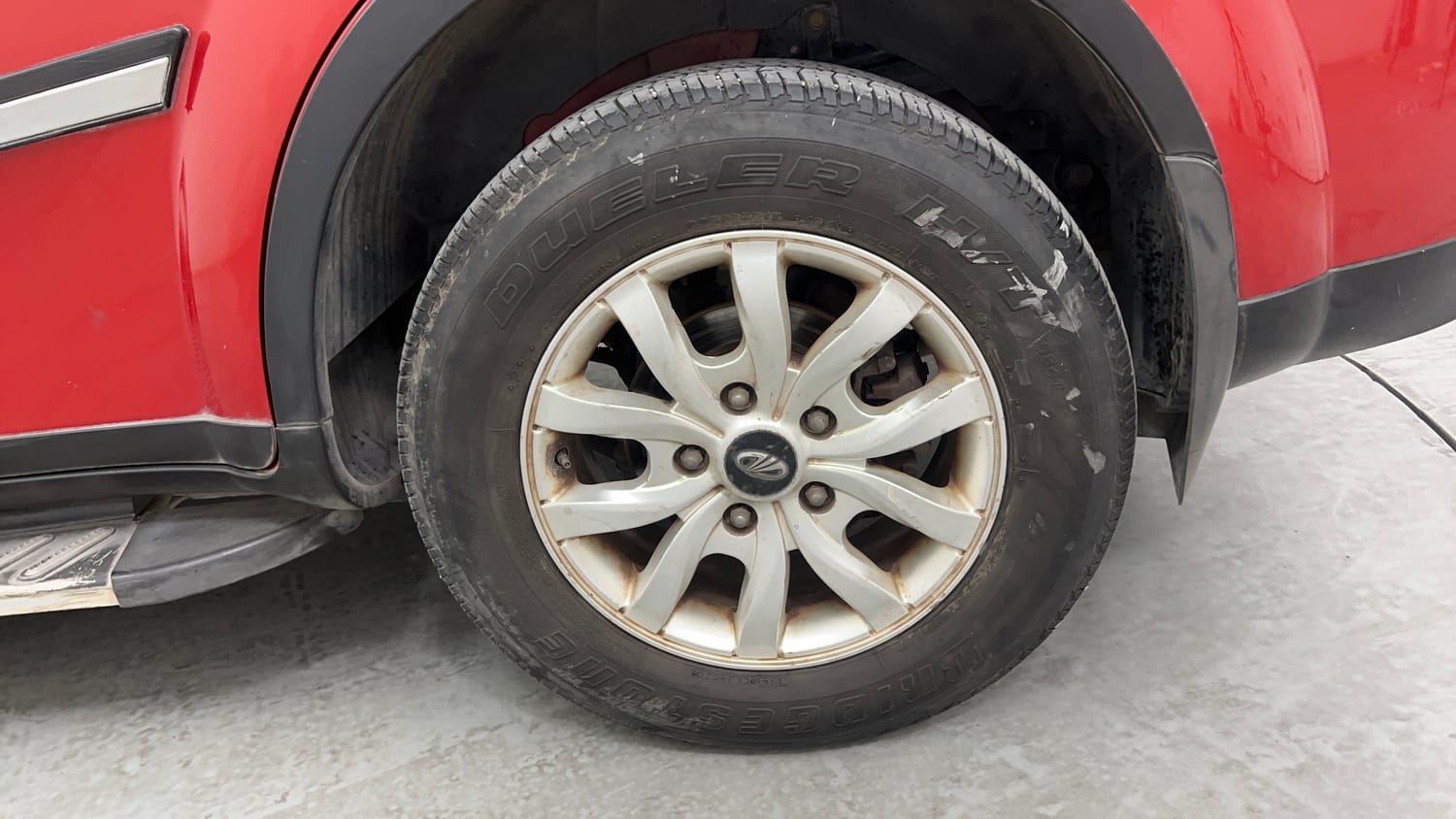 Used 2016 Mahindra XUV500 W8 Diesel Manual tyres LEFT REAR TYRE RIM VIEW